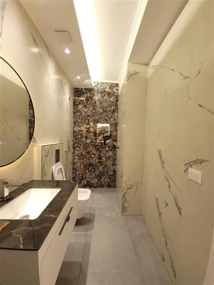 Tirane, vendesi appartamento 2+1+Balcone, Piano 7, 95 m² 210.000 € (ZOGU I ZI)