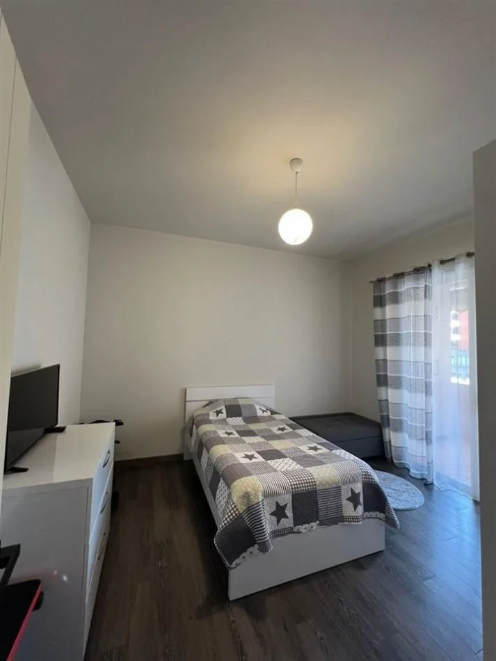 Tirane, appartamento in vendita 2+1+Balcone Piano 3, 119 m² 290.000 € (RRUGA E KAVAJES)
