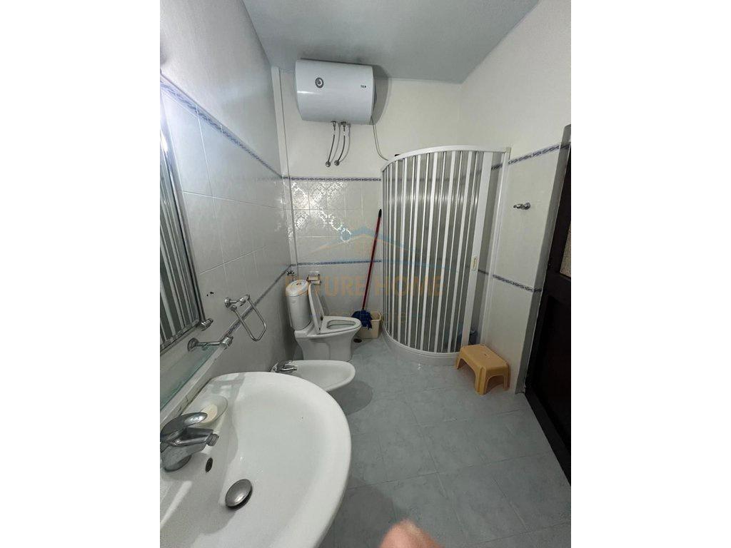 Shitet, Shtëpi Private 2 katëshe Shijak Durrës