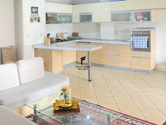 Tirano, vendesi appartamento 2+1 Piano 4, 95 m² 190.000 € (ASTIR)