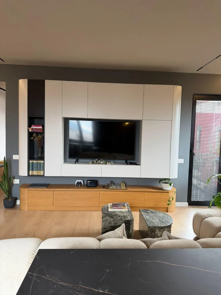 Tirane, vendesi appartamento 2+1 Piano 7, 116 m² 325.000 € (RRUGA E DIBRES)
