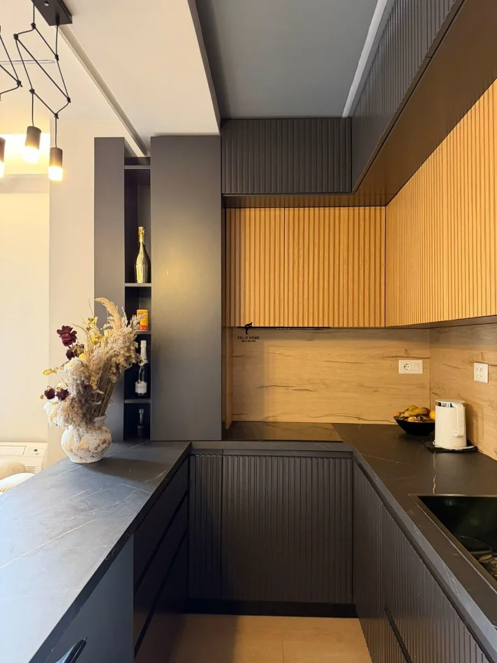 Tirane, vendesi appartamento 2+1 Piano 7, 116 m² 325.000 € (RRUGA E DIBRES)