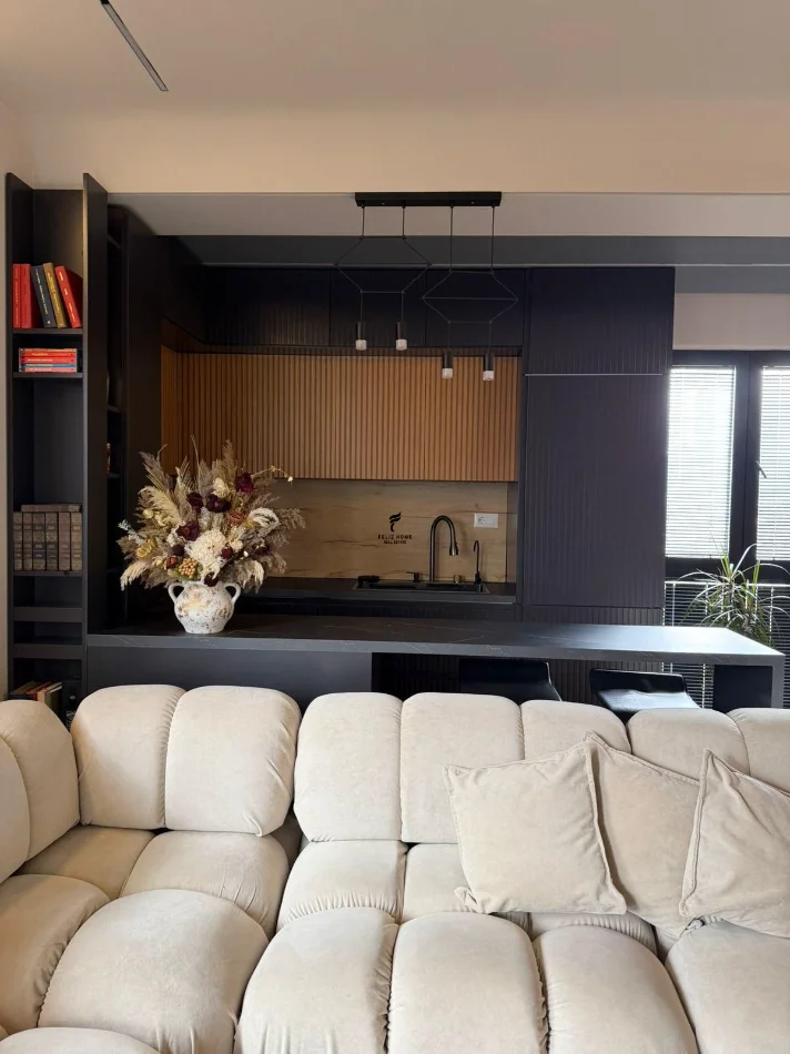 Tirane, vendesi appartamento 2+1 Piano 7, 116 m² 325.000 € (RRUGA E DIBRES)