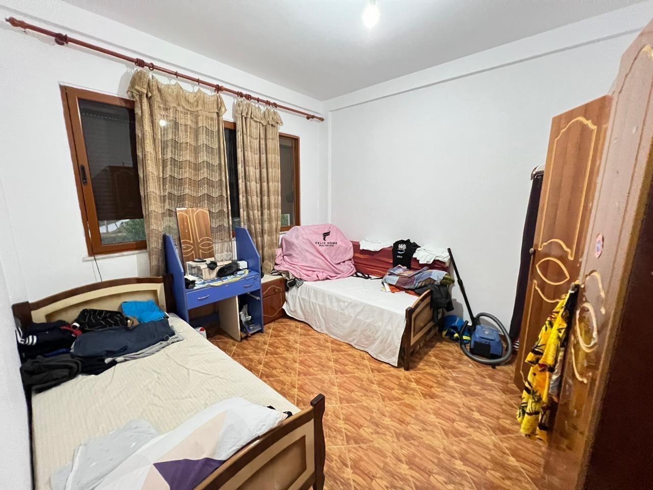 VILE PRIVATA CON GIARDINO DI 229 M2 ALI DEMI 1.200 EURO