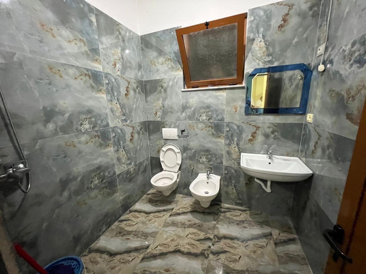VILE PRIVATA CON GIARDINO DI 229 M2 ALI DEMI 1.200 EURO