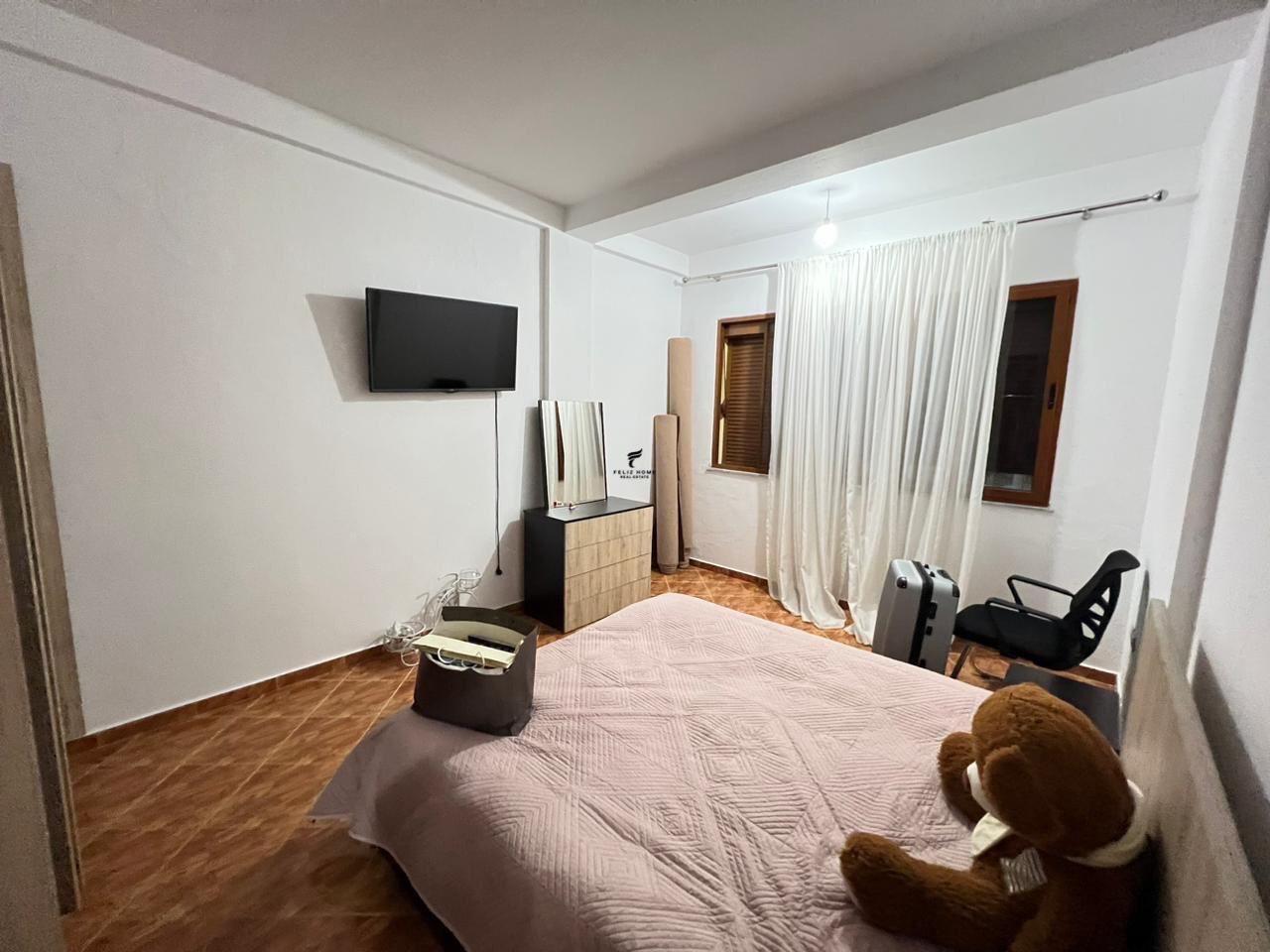 VILE PRIVATA CON GIARDINO DI 229 M2 ALI DEMI 1.200 EURO