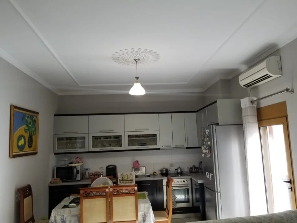 Tirana, House for Sale - 4 Floors, 720 m², €750,000 (FOR SALE)