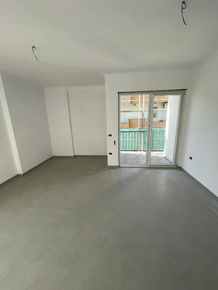 Tirane, vendesi appartamento 2+1 Piano 2, 89 m² 82.900 € (KAMEZ)