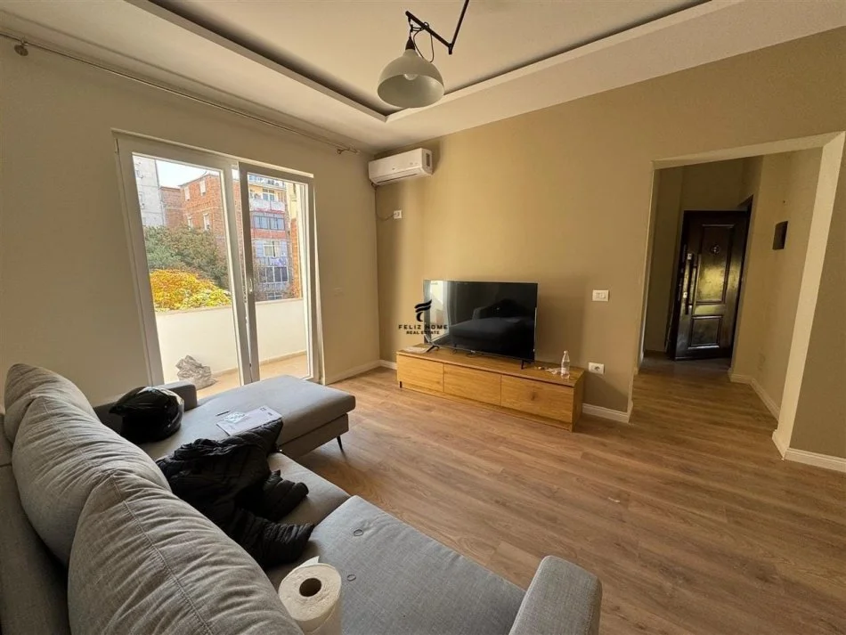 Tirana, Apartment for Rent 1+1+Balcony, 4th Floor, 65 m², 550 € (TRAIN STATION)
