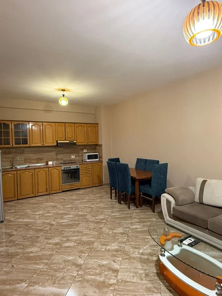 Tirane, affitto appartamento 2+1 Piano 1, 108 m² 550 € (ASTIR)