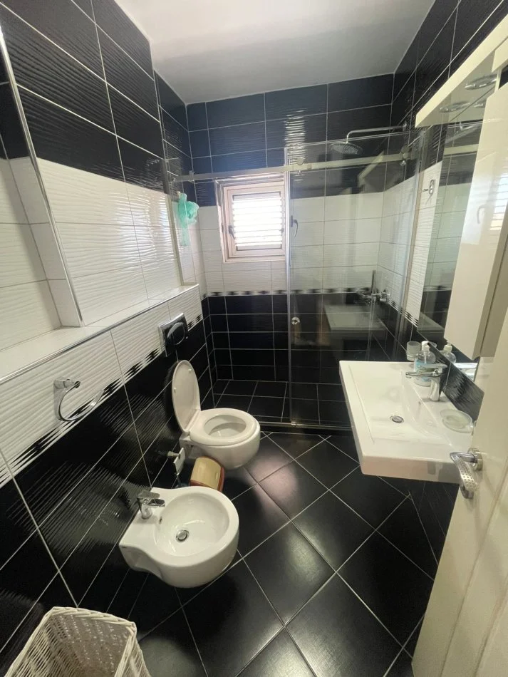 Tirane, affitto appartamento 2+1 Piano 9, 90 m² 750 € (MYSLYM SHYRI)