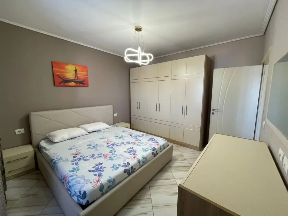 Tirane, affitto appartamento 2+1 Piano 9, 90 m² 750 € (MYSLYM SHYRI)
