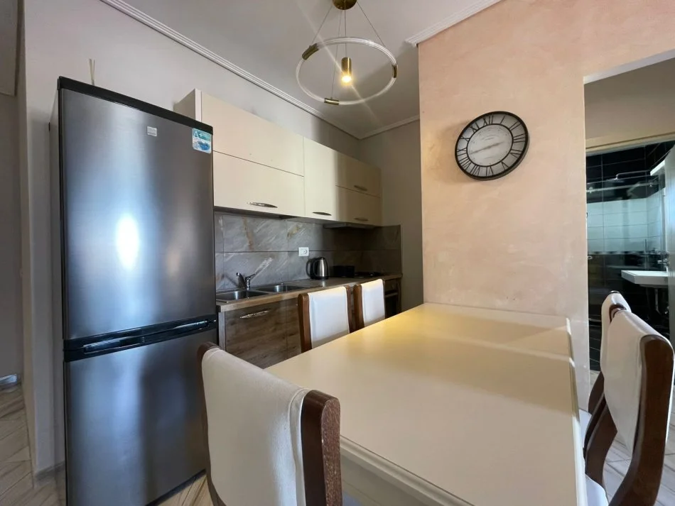 Tirane, affitto appartamento 2+1 Piano 9, 90 m² 750 € (MYSLYM SHYRI)