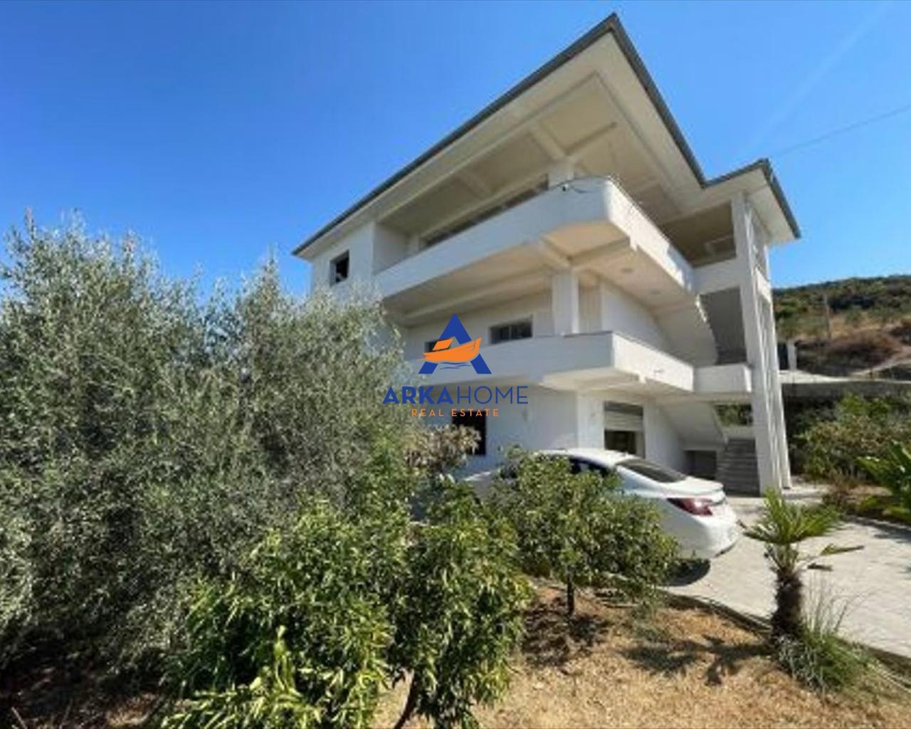 SHITET VILË 3 KATËSHE "NË FARKE" 700.000 EURO