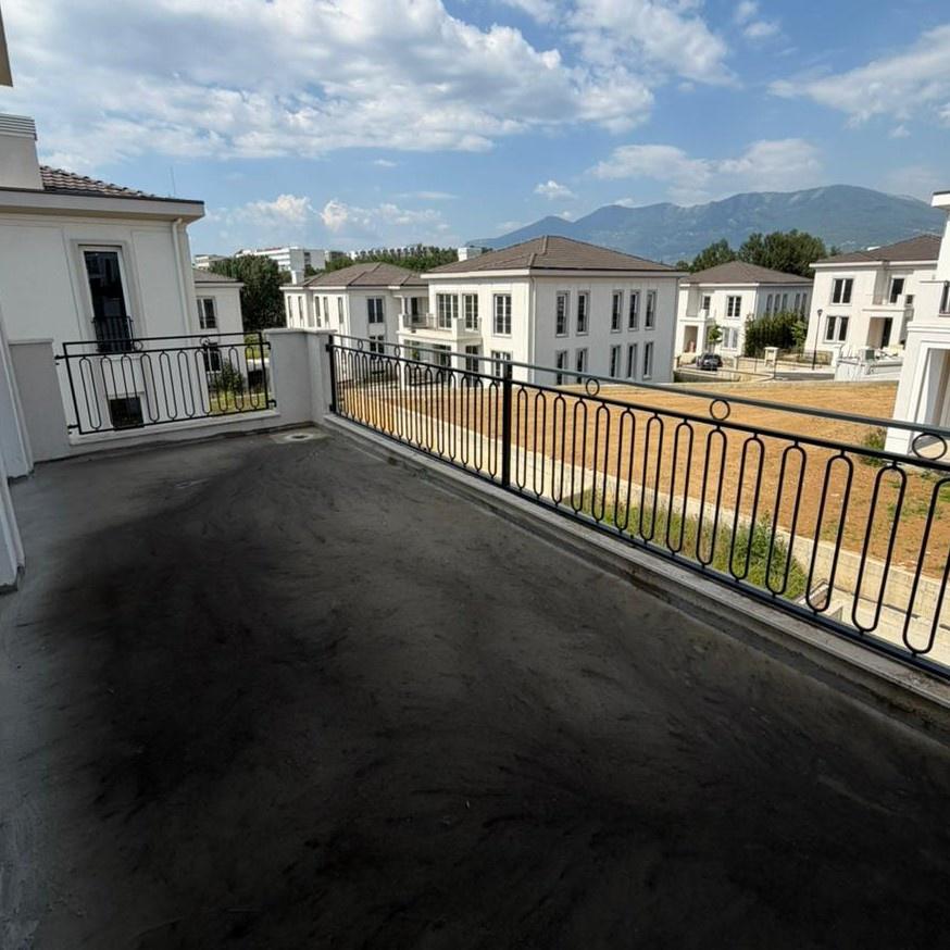 Luxury Villa with Pool for Sale – Rolling Hills 2, TEG