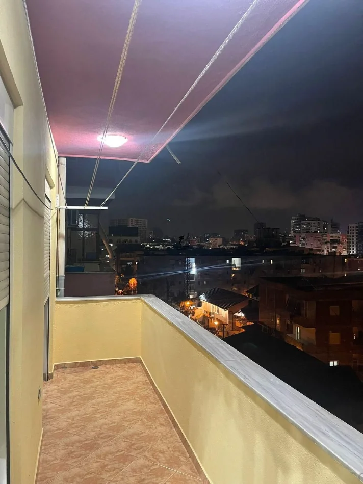 Tirane, affitto appartamento 1+1 al quinto piano, 67 m², 500 € (DON BOSKO)