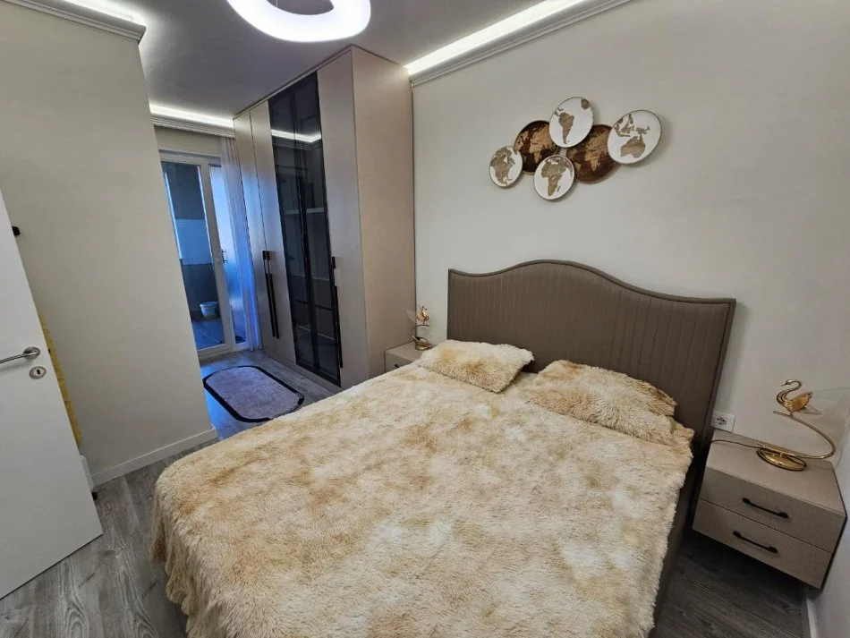Tirane, affitto appartamento 2+1+Balcone Piano 6, 96 m² 650 € (GOLDEN PARK 3)