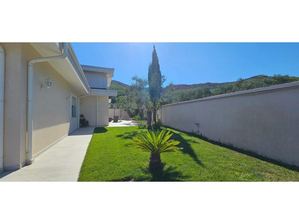 🏡 Affitto Villa Privata con Piscina a Damjan, Vaqarr