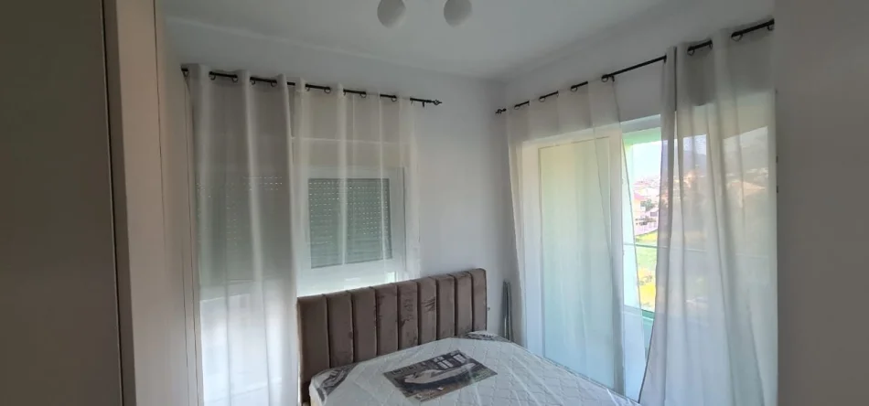 Tirane, affitto appartamento 2+1 Piano 5, 70 m² 500 € (Ali Demi)