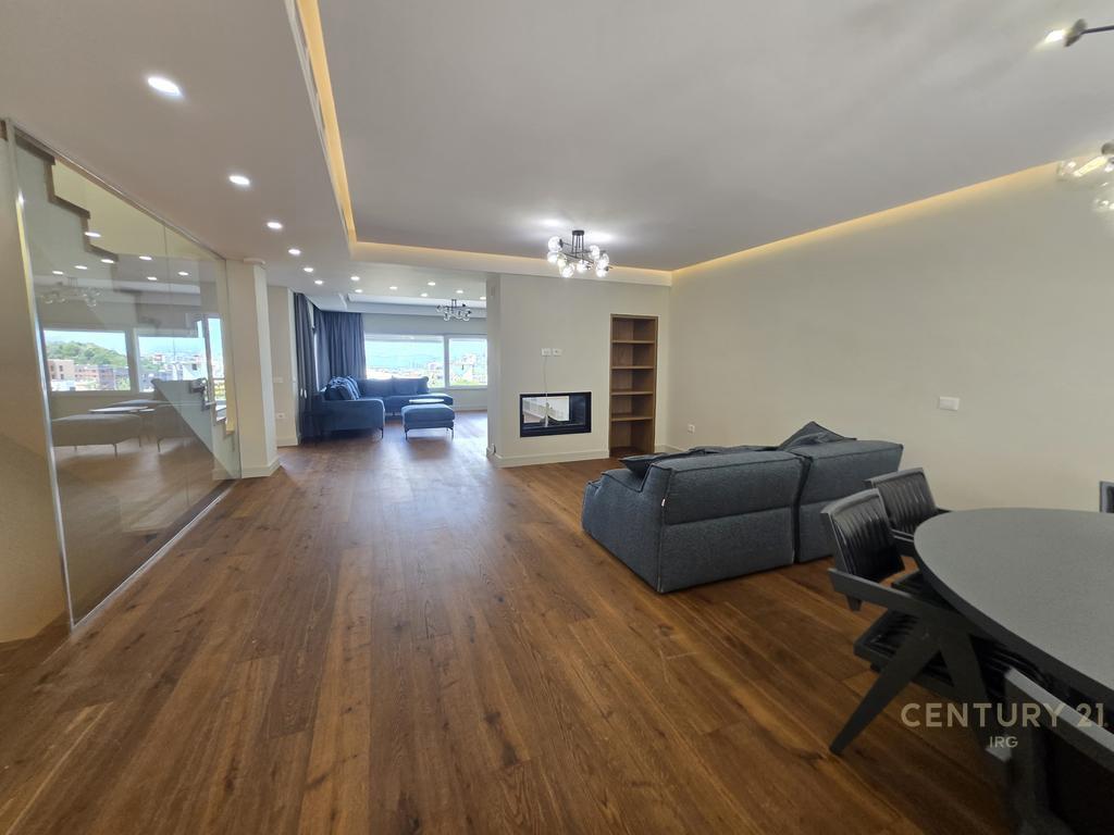 Villa with Pool for Rent at Kodra e Diellit 2!