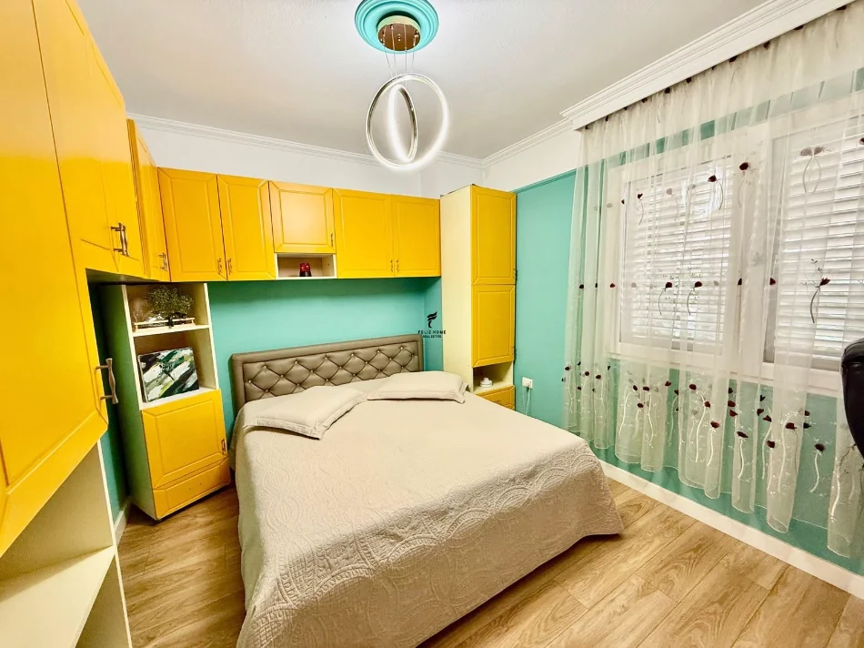 Tirana, affitto appartamento 2+1 Piano 1, 112 m² 1.000 € (COMUNE DI PARISIT)