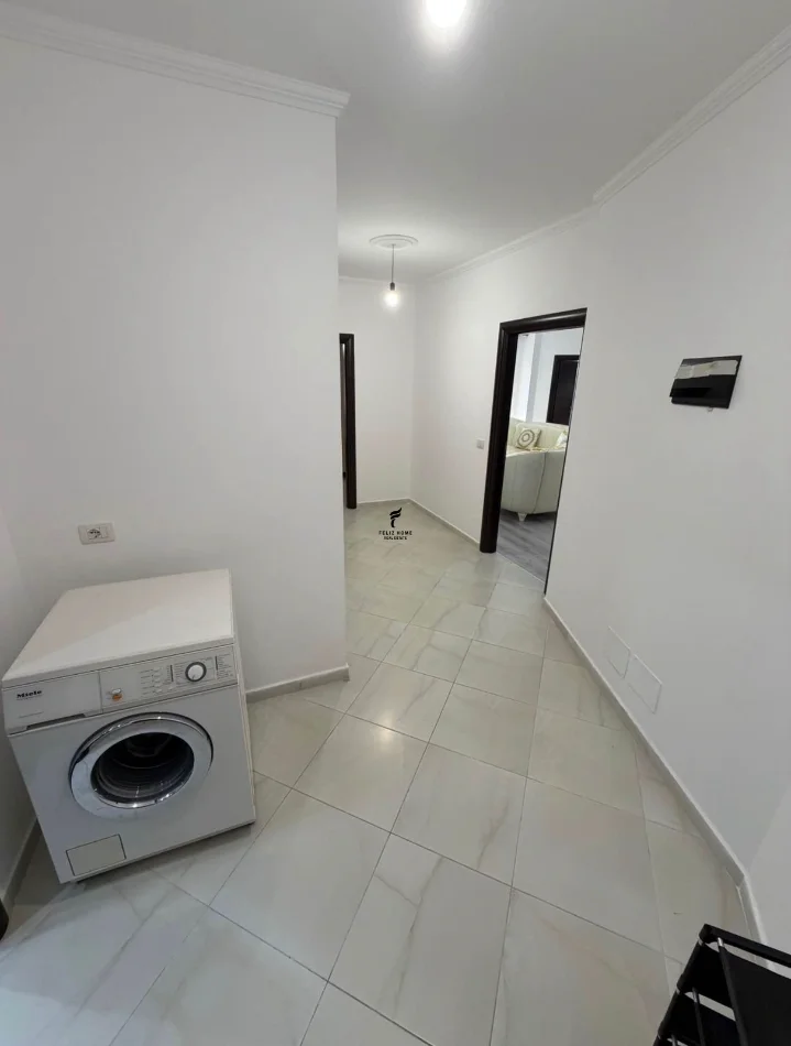 Tirane, affitto appartamento 2+1 Piano 3, 116 m² 500 € (YBERRISHT)