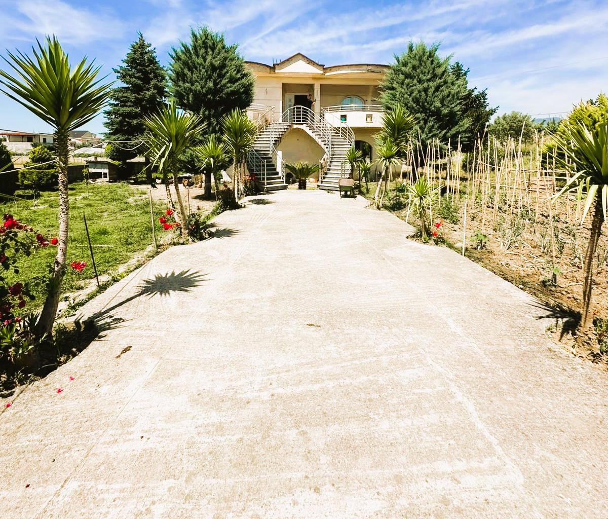 🏡🌿 Shitet Vilë 2-Katëshe pranë Univers City, Tiranë 🌿🏡