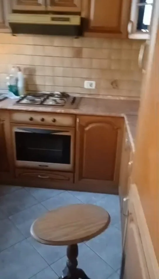 Tirane, 2+1 Apartment for Rent, 6th Floor, 100 m², €400 (Laprakë)