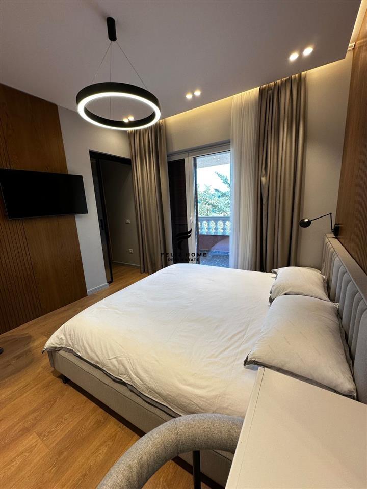 Villa con giardino di 240 m² con piscina artificiale a 2000 euro