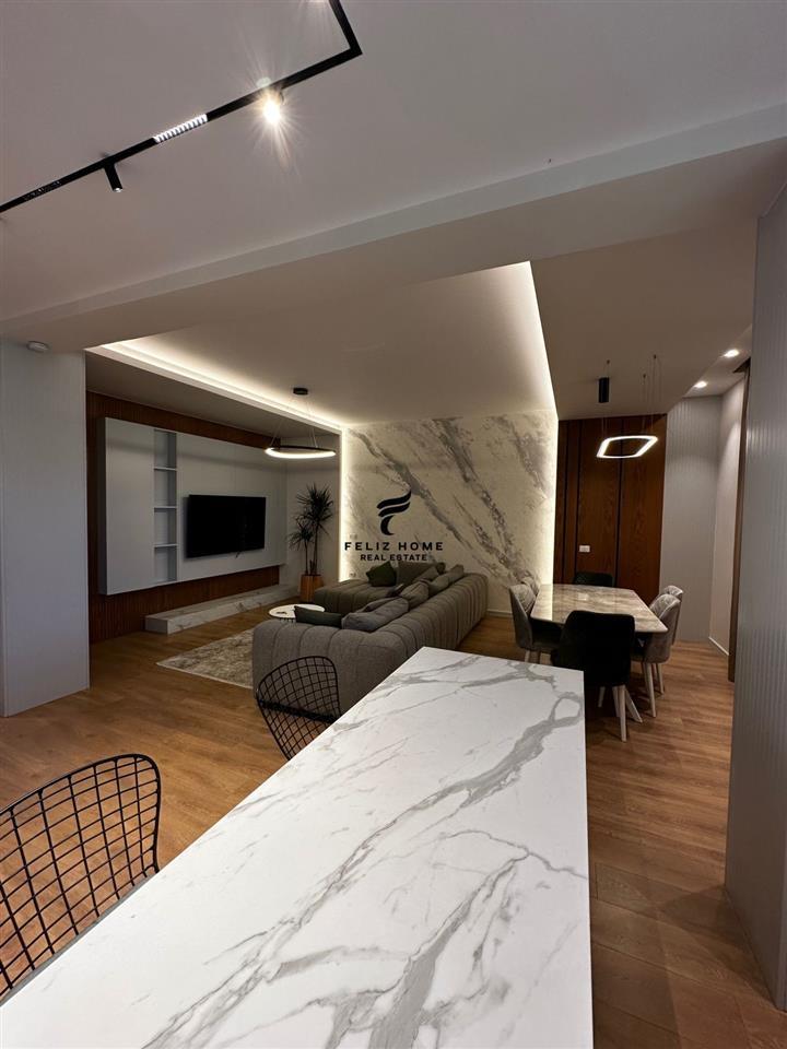 VILE ME QERA 240 M2 LIQENI ARTIFICIAL 2000 EURO