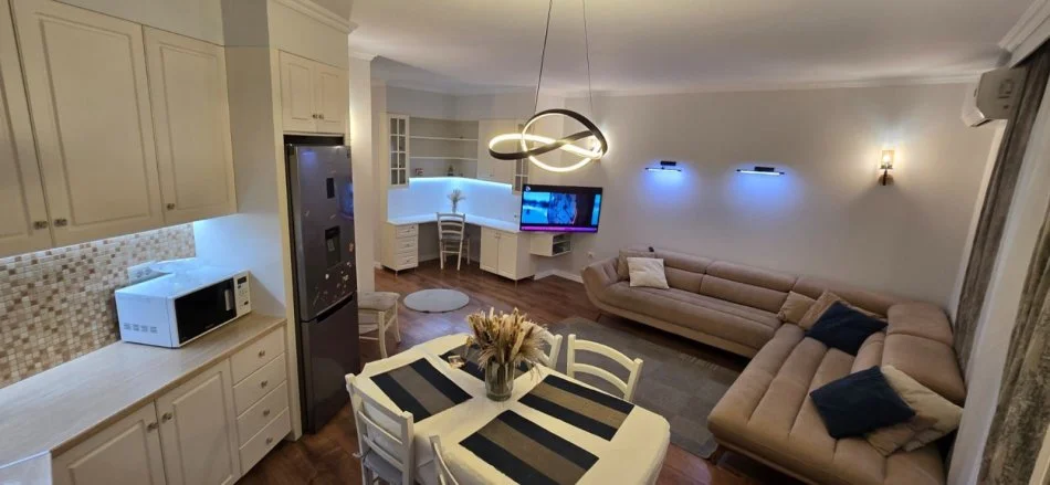 Tirane, jepet me qera apartament 3+1+Ballkon Kati 2, 118 m² 1.000 € (KODRA E DIELLIT)