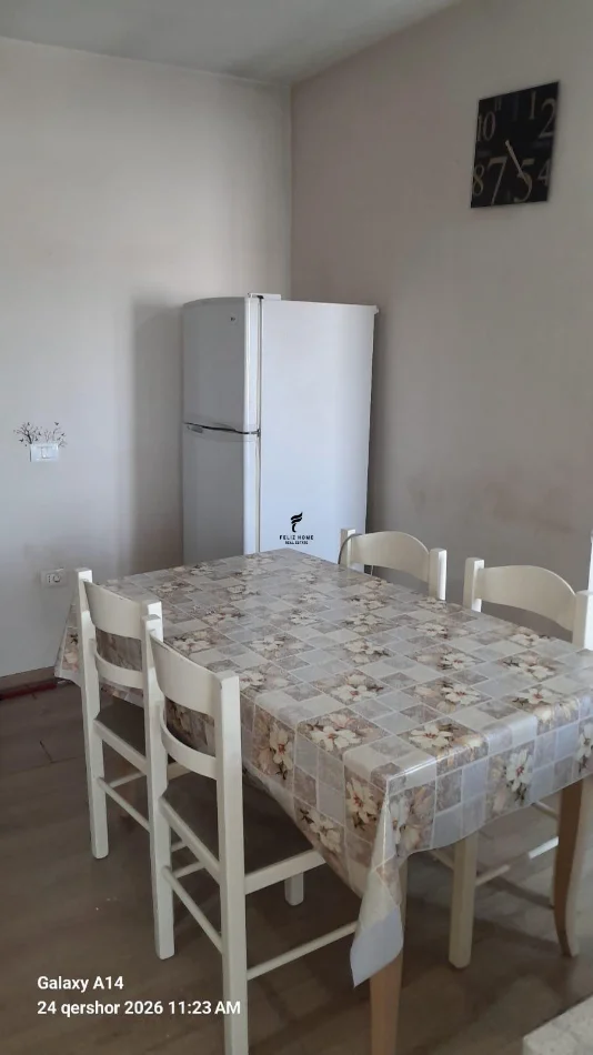 Tirane, affitto appartamento 2+1 al settimo piano, 80 m², 480 € (LAPRAKE)