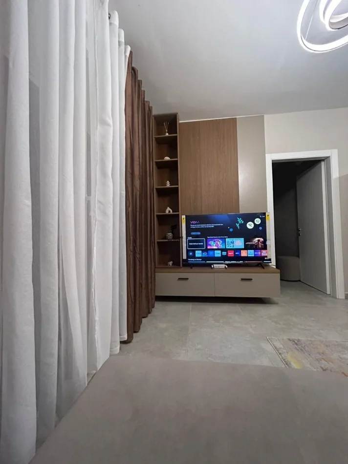 Tirane, affitto appartamento 1+1 Piano 12, 70 m² 500 € (Yzberisht)