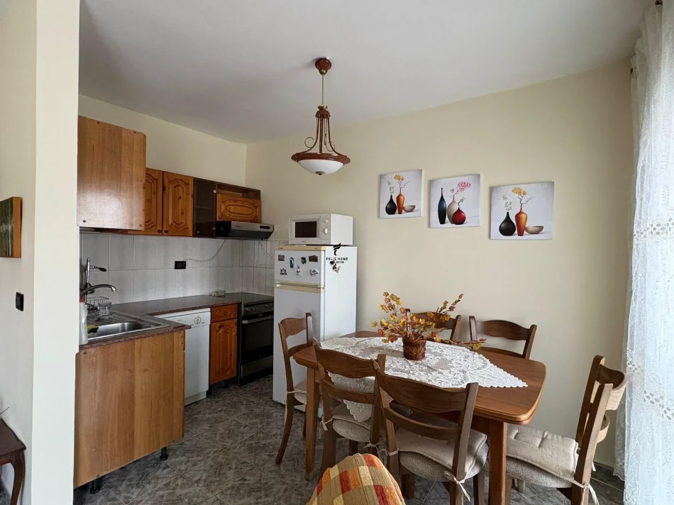 Tirane, affitto appartamento 2+1 Piano 5, 70 m² 600 € (VIA ELBASANIT)