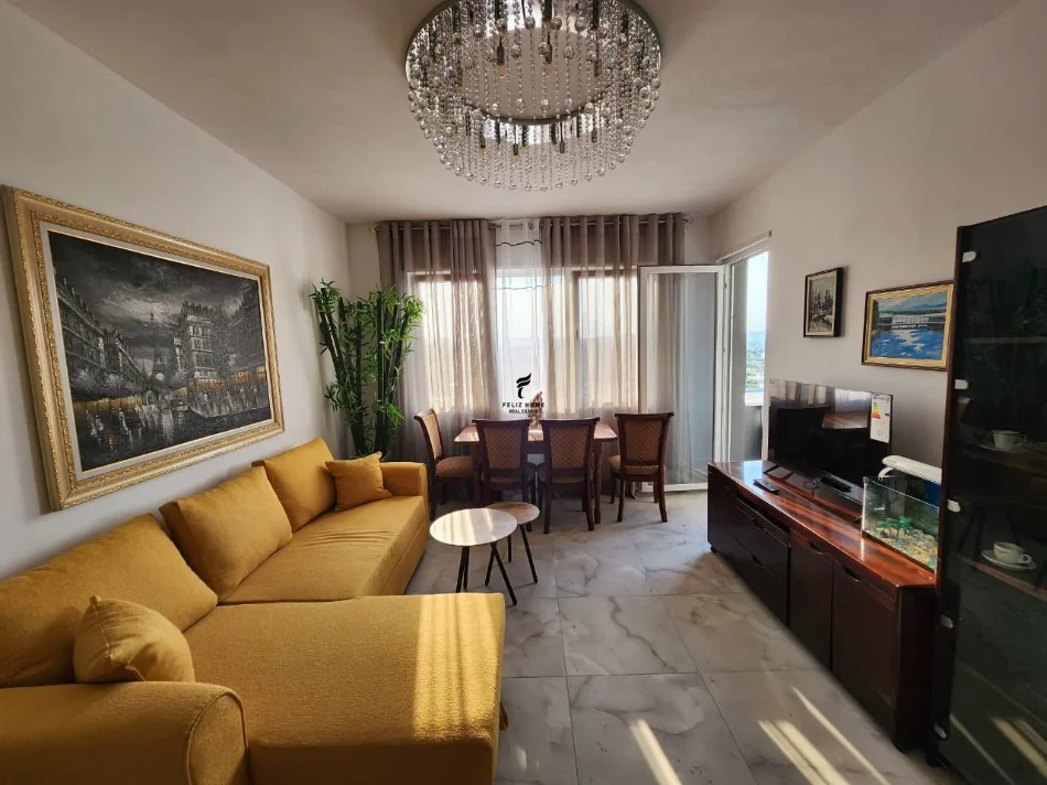Tirane, jepet me qera apartament 2+1 Kati 7, 90 m² 450 € (UNIVERS CITY)