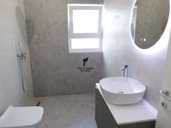 Tirana, appartamento in affitto, 2+1, Piano 3, 80 m², 680 € (PORCELLANA)