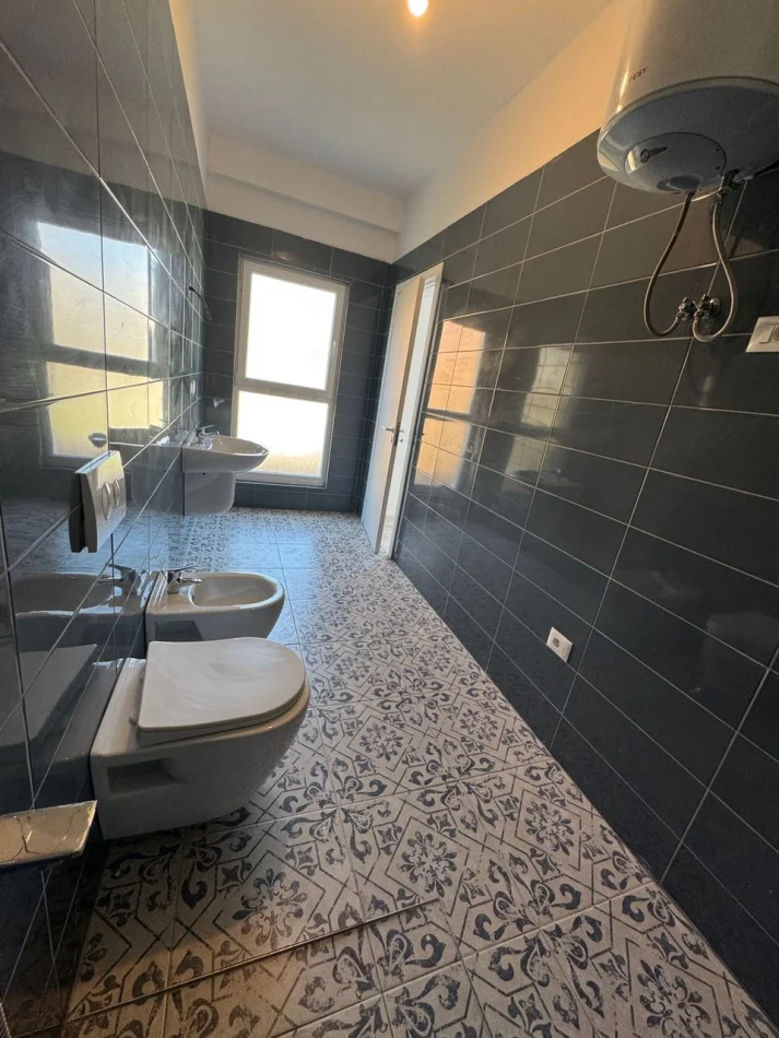 Tirane, affitto appartamento 1+1 Piano 1, 65 m² 400 € (Via Dritan Hoxha)
