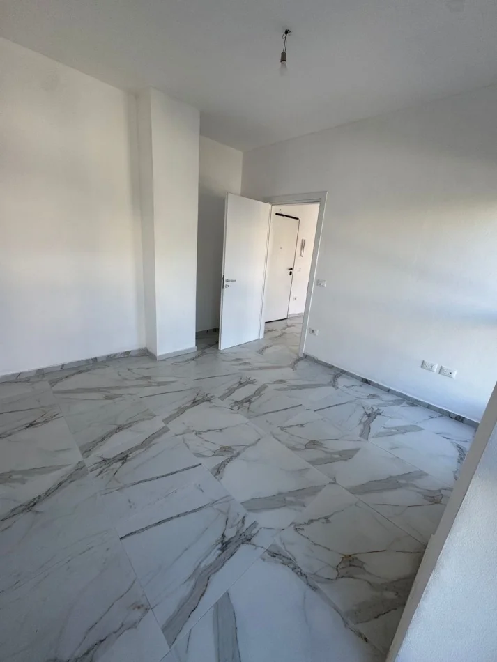 Tirane, affitto appartamento 1+1 Piano 1, 65 m² 400 € (Via Dritan Hoxha)