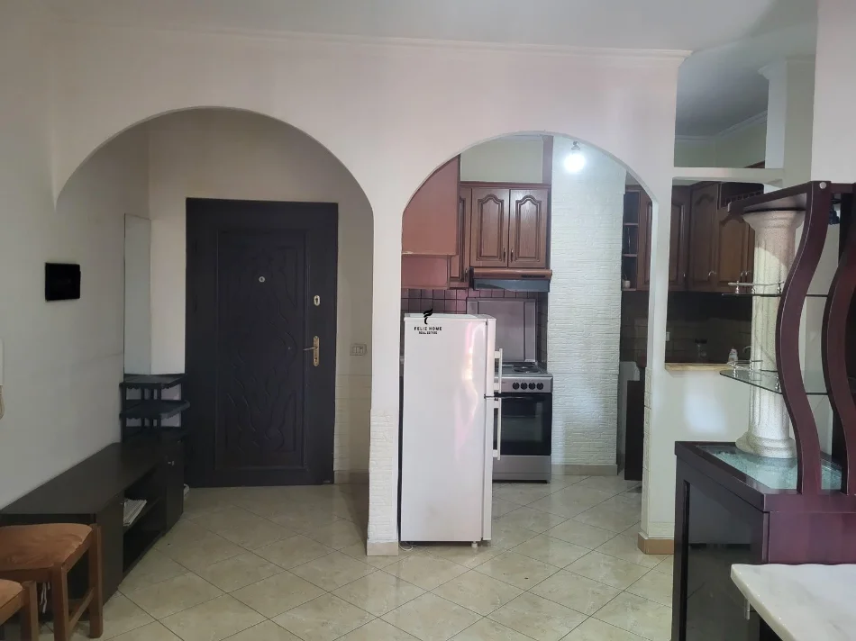 Tirane, affitto appartamento 2+1 Piano 5, 70 m² 450 € (ASTIR)