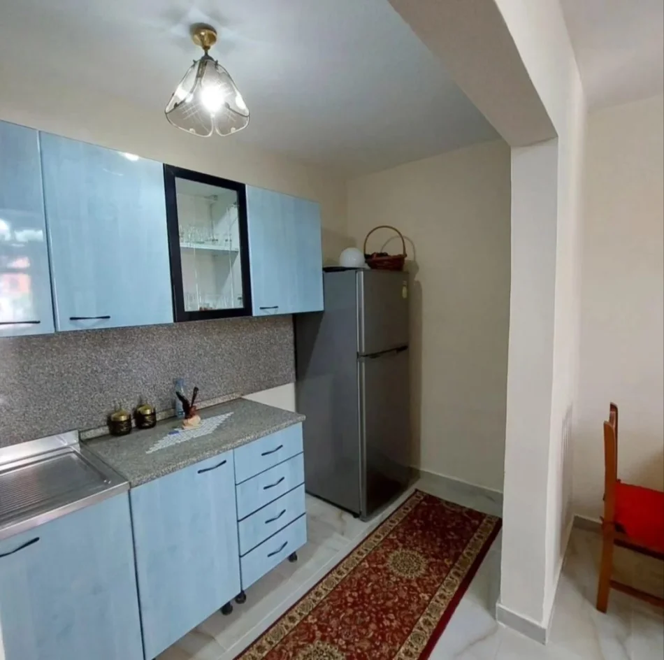Tirane, affitto appartamento 1+1 Piano 3, 55 m² 400 € (QSUT)