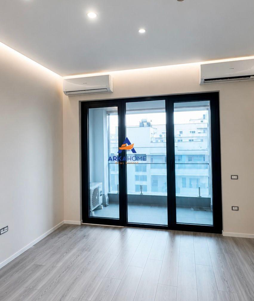JEPET ZYRE ME QERA 130M2 "KOMPLEKSI SQUARE 21,RRUGA E KAVAJE