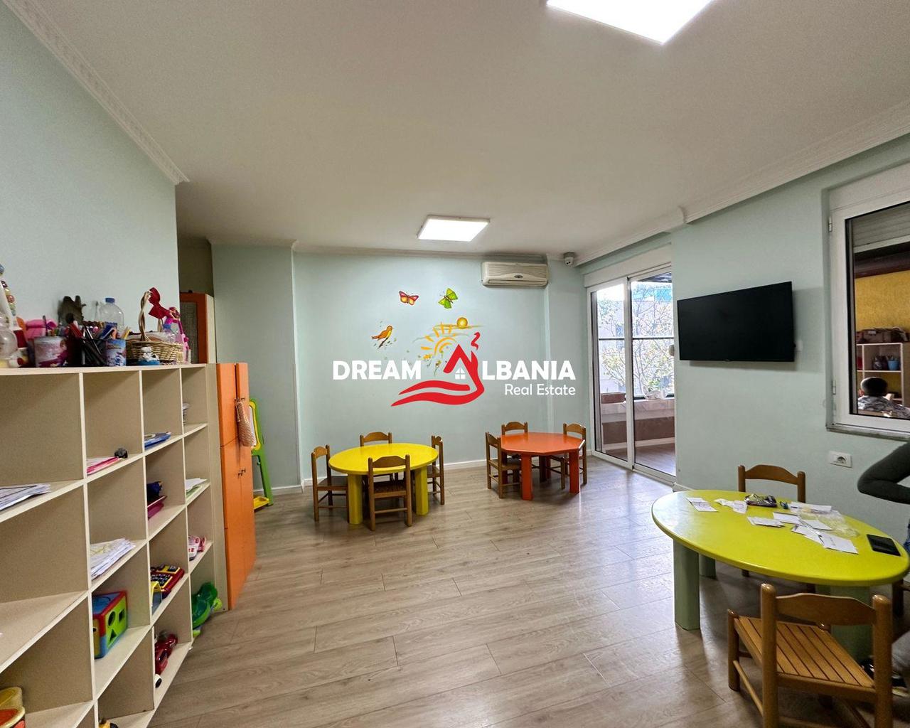 Ambjent me qera per zyra ne Bllok, Tirane (ID 42611151)