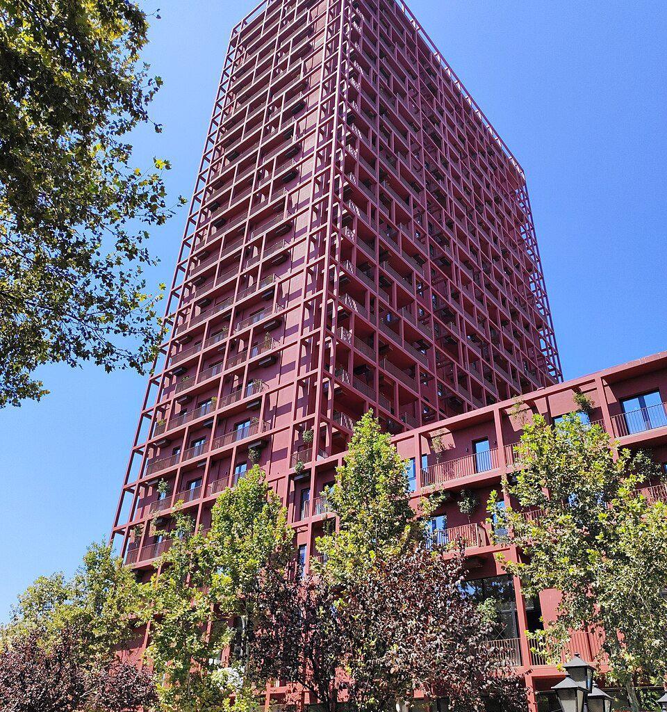 🏢 DYQAN PREMIUM ME QERA – TIRANA GARDEN BUILDING