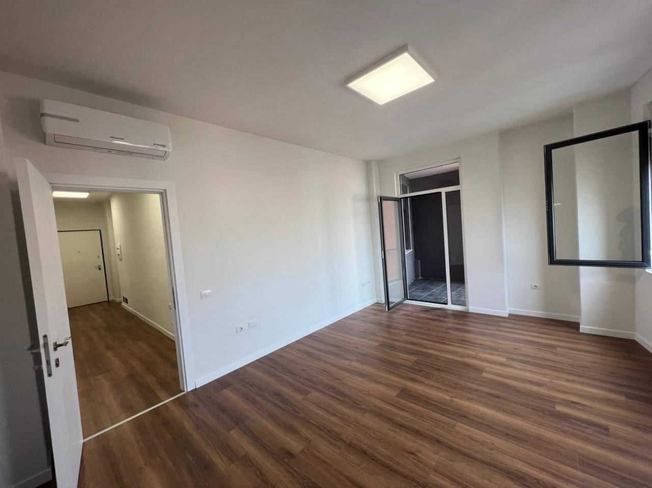 🏢 Jepet Ambient Zyre me Qira – Përballë Toptani Center