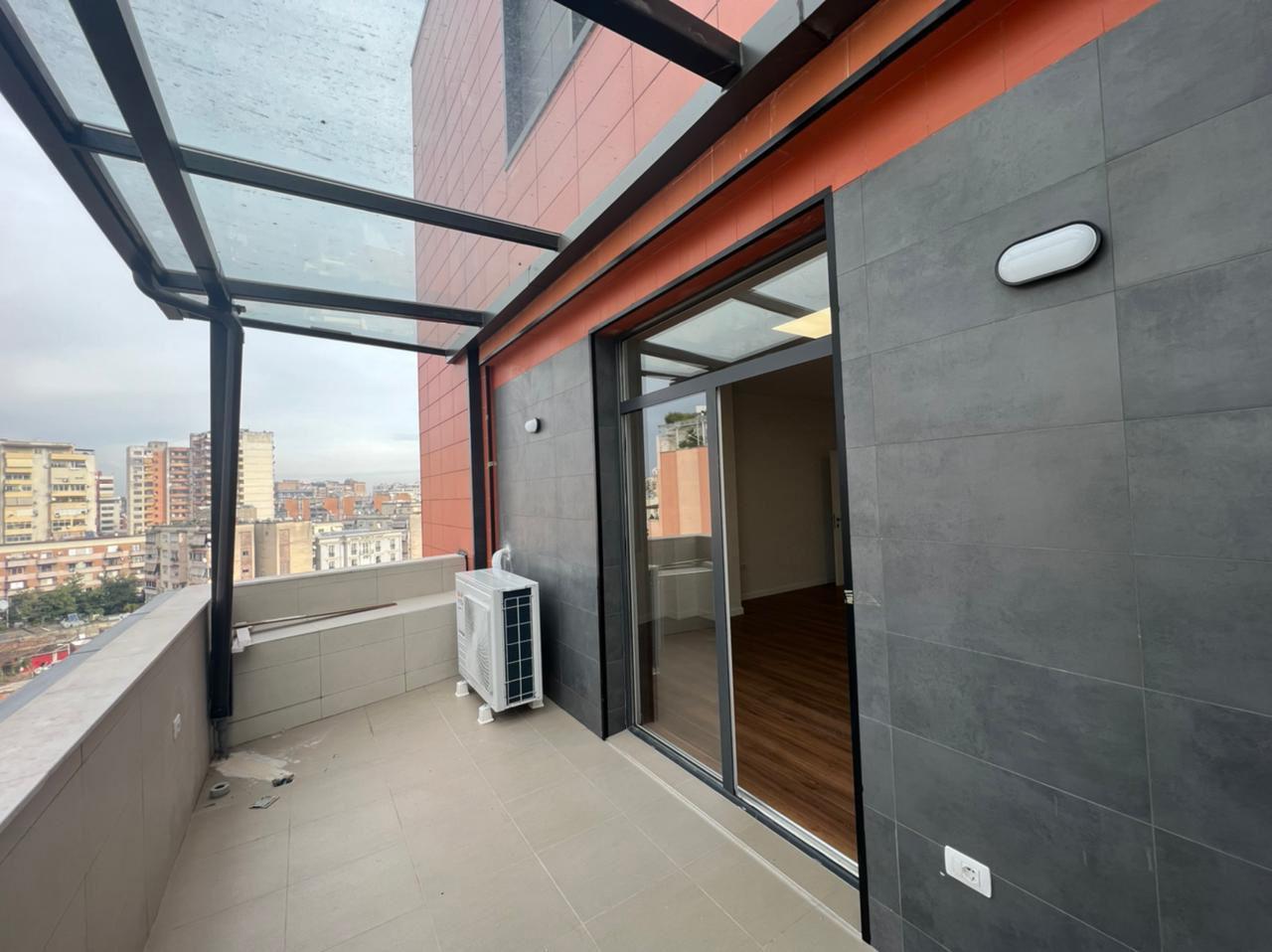 🏢 Jepet Ambient Zyre me Qira – Përballë Toptani Center