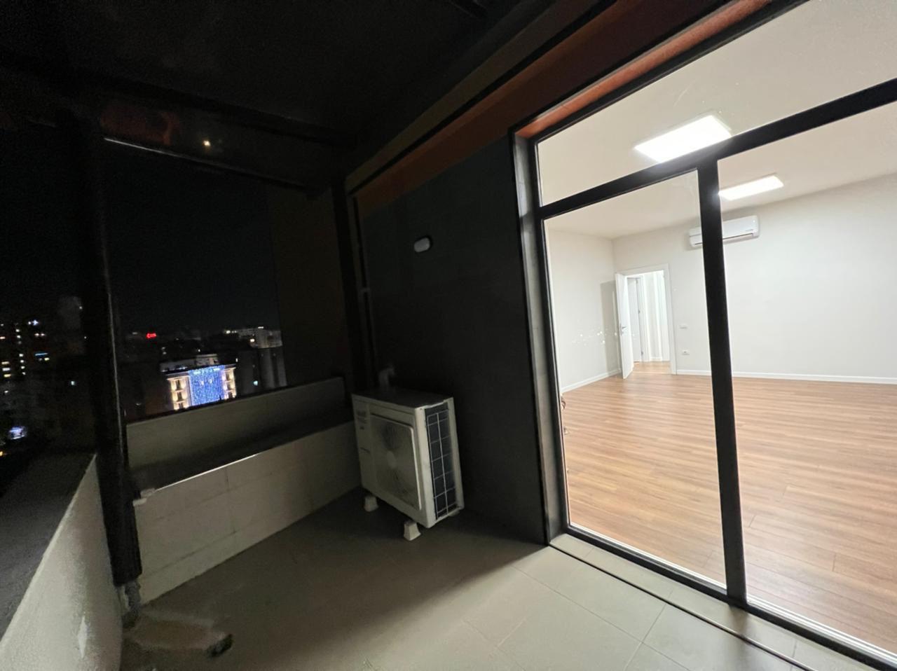 🏢 Jepet Ambient Zyre me Qira – Përballë Toptani Center