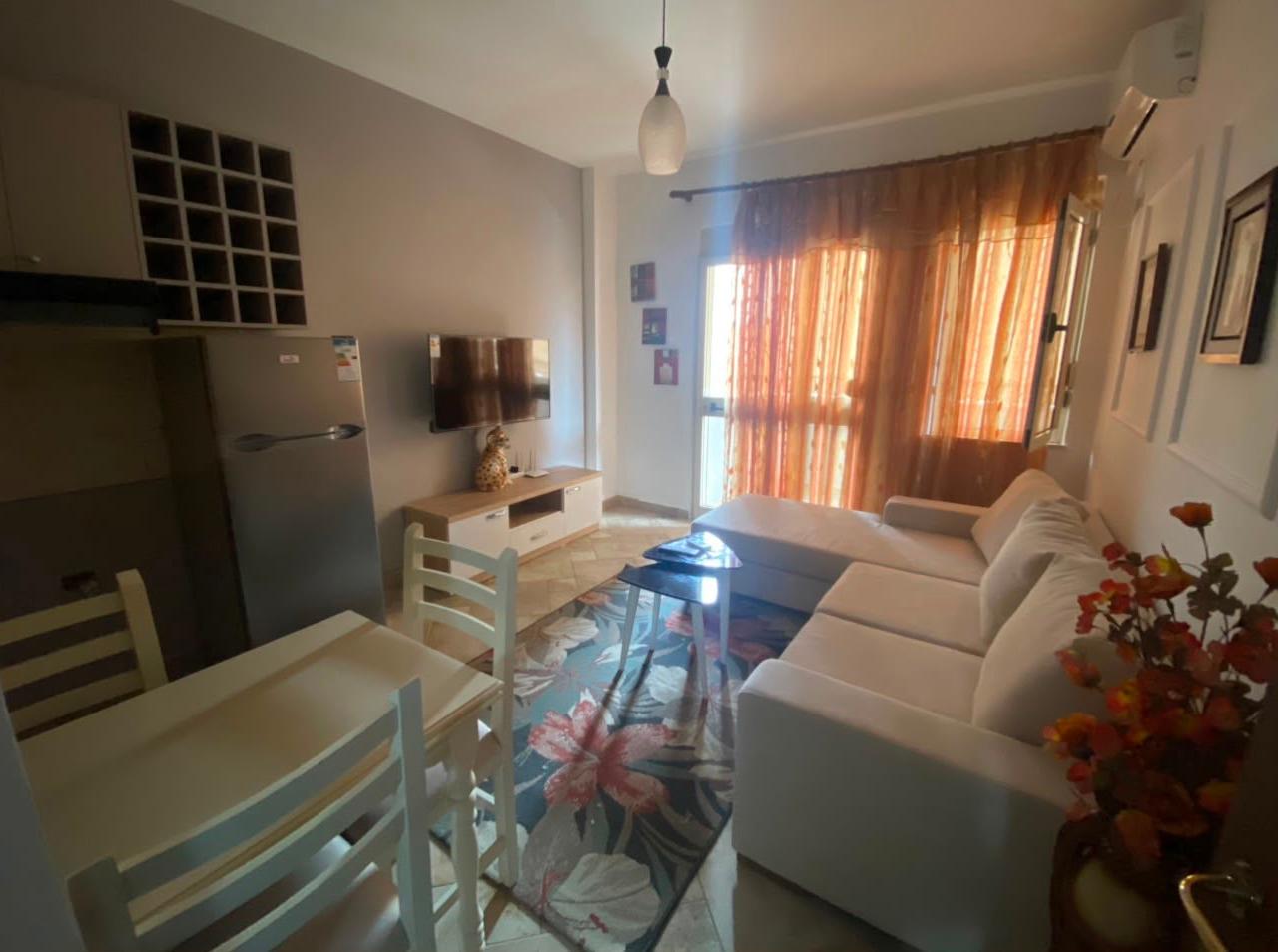 JEPET APARTAMENT ME QERA 1+1, KOMUNA E PARISIT