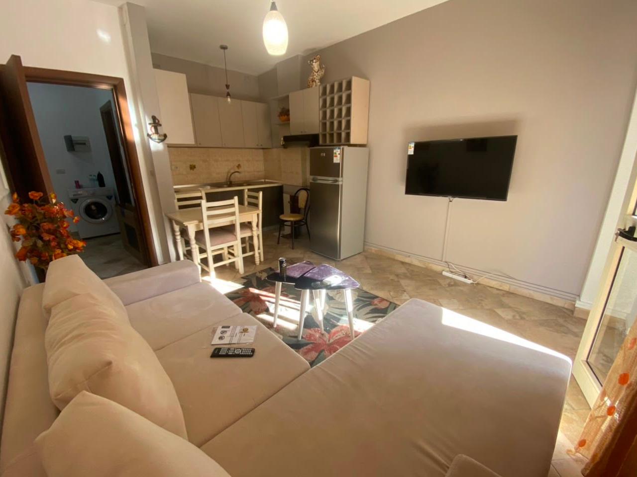 Appartamento in affitto con 1+1, Comune di Parisit
