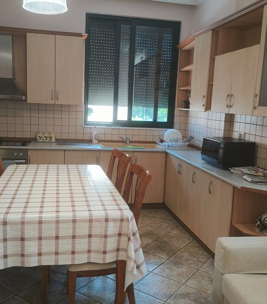 Me qira japAp (4+1+2bll+2wc), kati dyte te nje vile