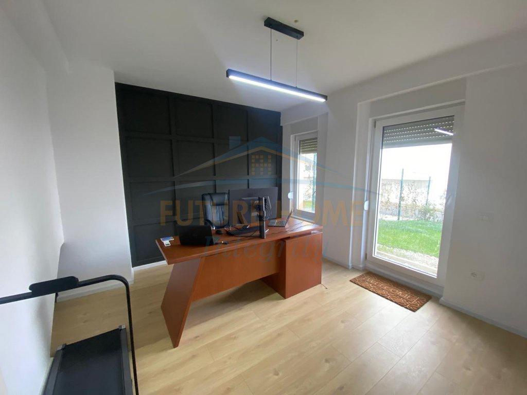 0694603851,Shitet, Vilë 3-Katëshe+2 Poste parkimi, AbA Resid